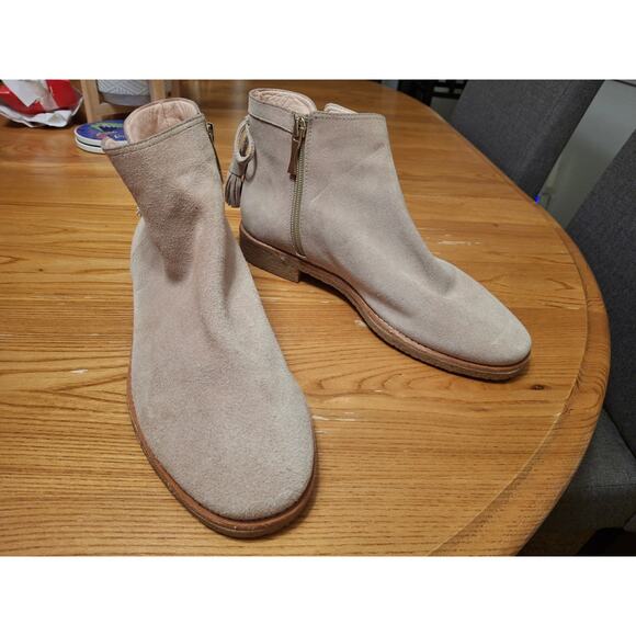 Kate Spade Beige Suede Ankle Boots with Tassel Detail sz 8.5 - Picture 1 of 7